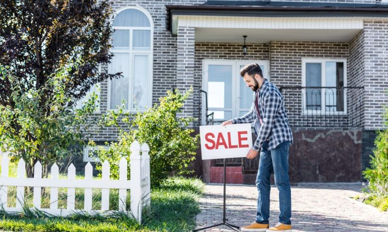 What facilities and features does the property offer, and are there any community facilities available for residents?
